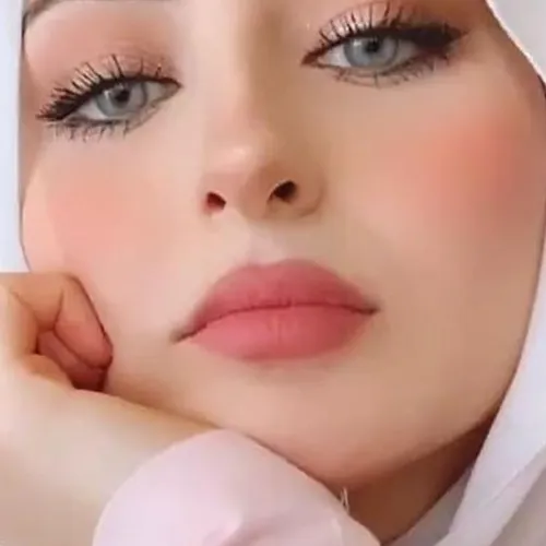 منين انتَ من يا حلم