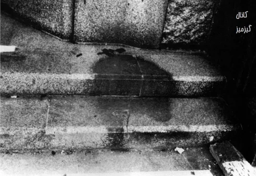 در 6 آگوست 1945 شخصی روی پله ورودی بانکی در هیروشیما نشست