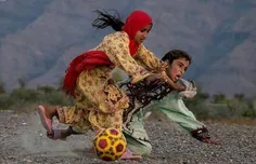 دختران فوتبالست سیستان بلوچستان بالباس محلی