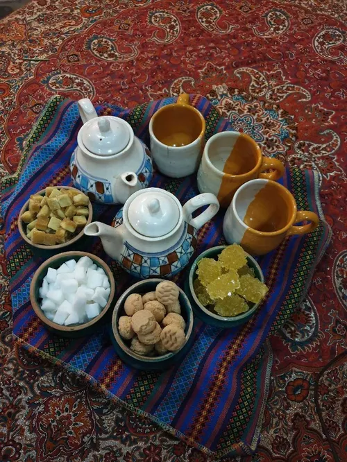 نوشیدن چای با رعایت اداب و رسوم ایرانی خستگی سفر را از تن