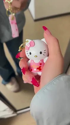 فندک هلو کیتی چه قدر کیوته🥺😊❤