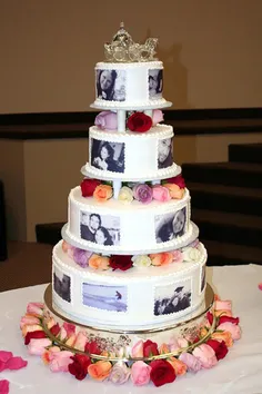 کیک عروسی‌تان را با تصاویر جفتتان تزئین کنید.