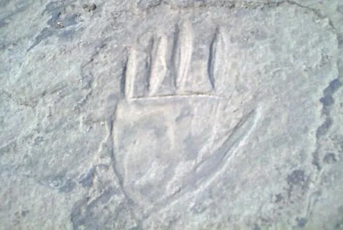 علامت دست در دفینه یابی