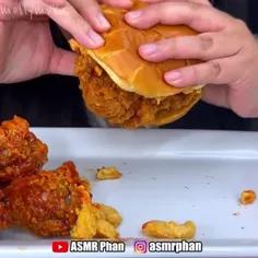 خوردن چیکن برگر🍔