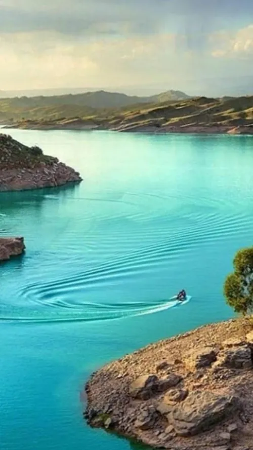 نمایی زیبا از دریاچه شهیون در شهر دزفول خوزستان 😍