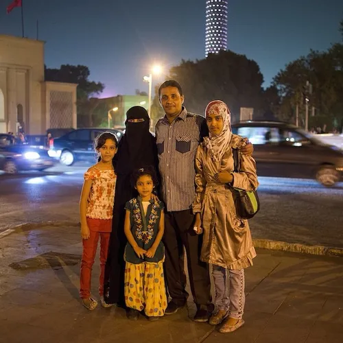 Photo by @alexkpotter - A Yemeni family walks next to the