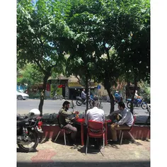 Having sandwiches under the shade | 25 May '16 | iPhone 6