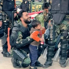 🔺 ‏دستگیری کودک ۴ساله توسط نیرو‌های رژیم😞😂