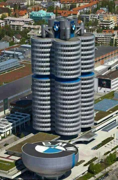 تصویری از دفتر مرکزی BMW واقع در شمال مونیخ وپارکینگ طبقا