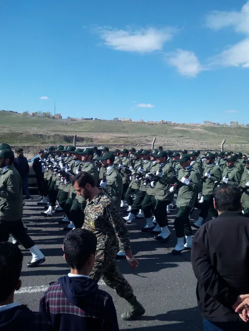 رژه روز ارتش همین الان💪