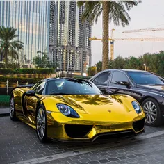 Gold Porsche 918