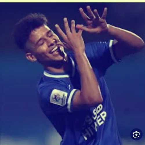 ستاره هوجوم استقلال💙