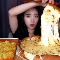 پیتزا فول پنیر 