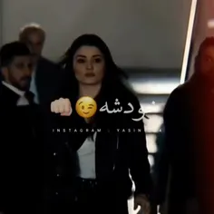 پشت هر دختر قویی هیشکی نی😊