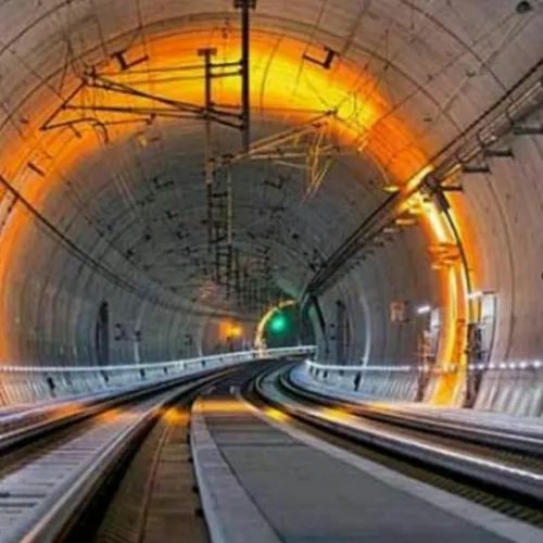 طولانی ترین تونل دنیا 57 کیلومتر است که از زیر رشته کوه آ