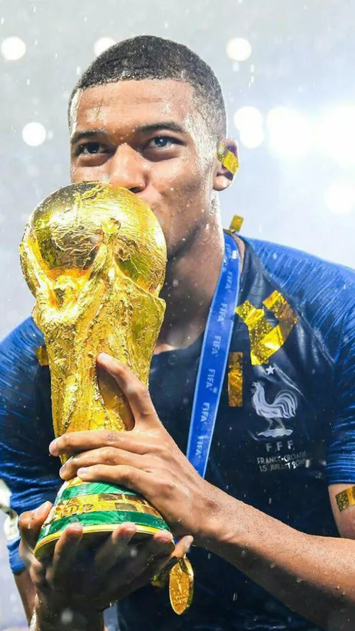 کیلیان امباپه، بازیکن تیم ملی فرانسه که به عنوان بهترین ب