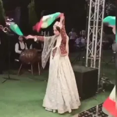 رقص عروس قشقایی ساز استاد حمید حیدری حیران اویلام قشقایی 