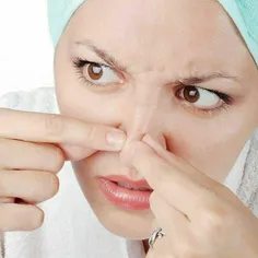 درمان دانه های سرسیاه روی بینی: