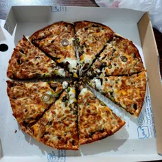 بفرمایید پیتزا دوستان گل