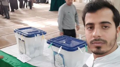 آخرین تصویر شهید سعید کریمی در انتخابات
