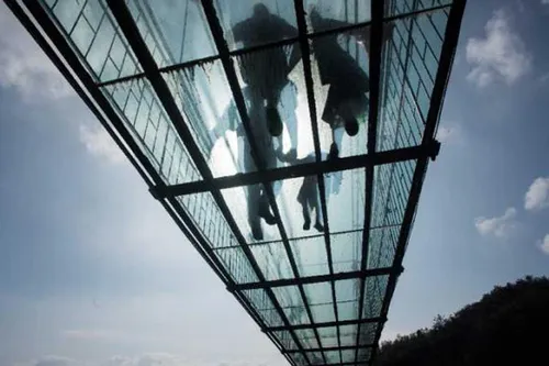 پل شیشه ای