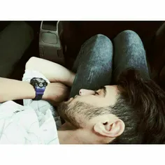 چه لذتی بالاتر از اینکه بر روی پاهای دنیایت بخوابی ❤ ❤ ❤