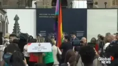 🎥جاستین ترودو نخست وزیر کاناد، پرچم همجنس بازها را در کنا