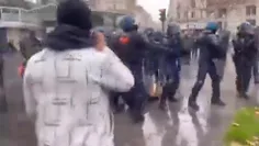 🔴 ️️ سرکوب شدید تظاهرات مردمی در فرانسه توسط پلیس این کشو