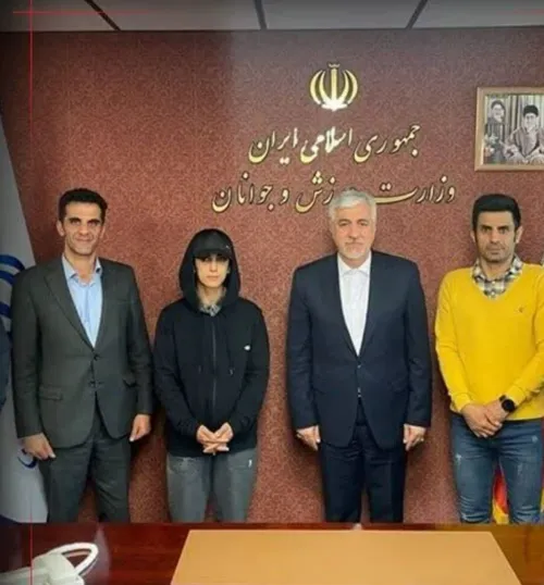 👆این کسی که دیروز با وزیر ورزش دیدارکرد، نه الهام حسینی، 