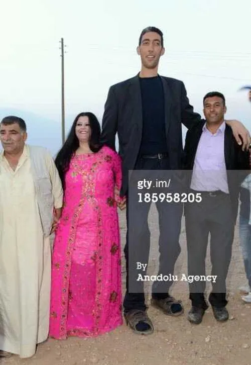 قدبلندترین مرد دنیا بنام سلطان کوسن ازترکیه با 2/51 سانتی