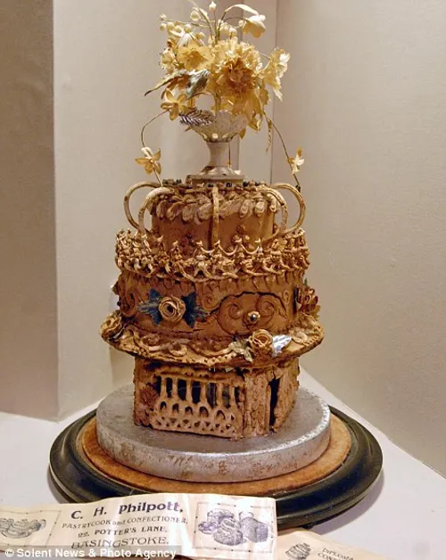 اولین کیک عروسی دنیا