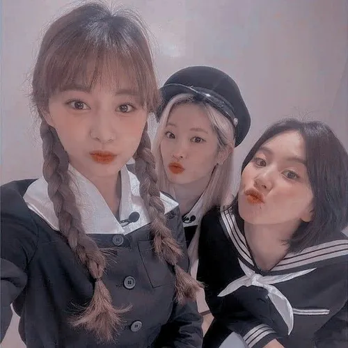 maknae line^^👑 dahyun tzuyu staypony chaeyoung