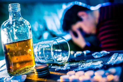 سازمان بهداشت جهانی :الکل سالانه 3 میلیون نفر را در سراسر جهان می کشد که بیشتر آنها مرد هستند! اینجا هم برانداز میگه کاش کارخونه الکل سازی استاندارد داشتیم!