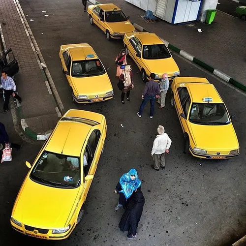 A taxicab stand. Tehran, Iran. Photo by Khosro Parkhideh 