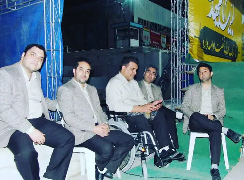 اعضای گروه تواشیح سیرت النبی مشهد مقدس قبل از اجرا در نما