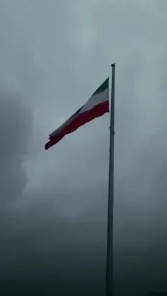 وطنم ایران دوست دارم مادر اول ما خاک وطنمان هست 