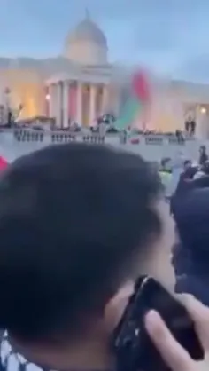 💥نصب پرچم ایران‌ و تصویر رهبری در مقابل کنگره آمریکا.