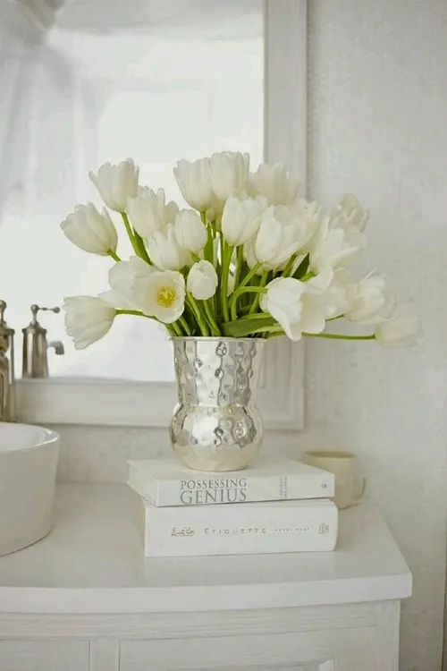 خوشگل سازی خانه با گل های سفید