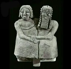 تندیس سومری مربوط به ۲۸۰۰ سال ق.م که از نخستین سازه ها در