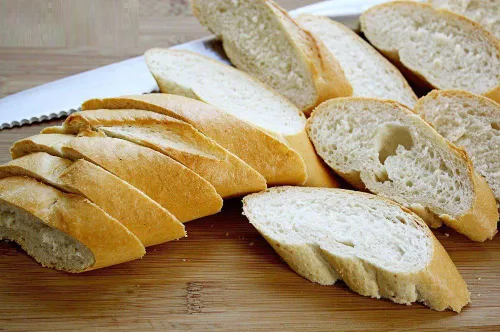 خمیر وسط «نان باگت» برای «لاغری» مفید است!خمیر وسط نان من