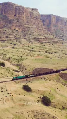 گذر قطار از میان طبیعت زیبای زاگرس 🚞🌲