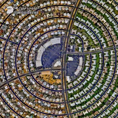 خانه ها در این منطقه از سان سیتی، آریزونا به صورت دایره ه