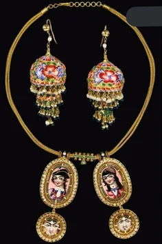 سرويس طلاى بسيار زيبا مربوط به زمان قاجار متشكل از گردنبن