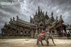 پناهگاه حقیقت پاتایا، معبدی زیبا در کشور تایلند است و برا