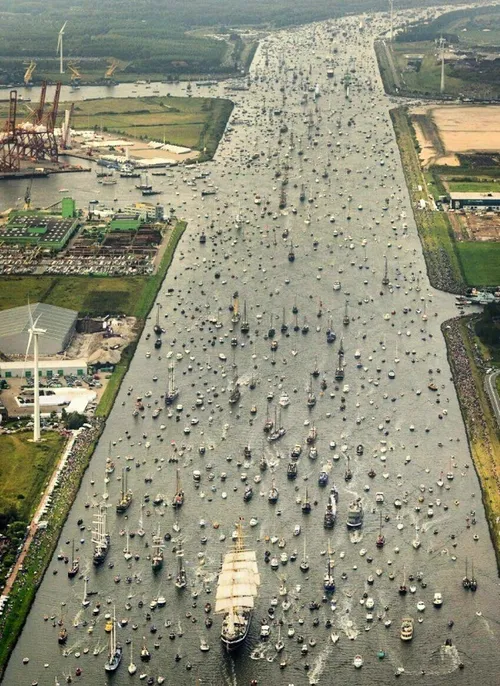 آمستردام شهر عجایب اروپایی به حدی کشتی و قایق شخصی دارد ک