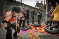 نی یونگ بینگ مردی ۶۳ ساله چینی است که می تواند با شش های 