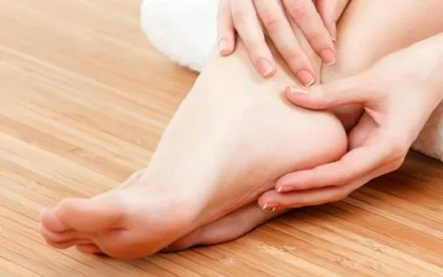 مهم ترین راه مبارزه با قارچ پا خشک نگه داشتن پاهاست (پس ا
