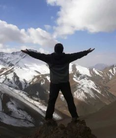 کسی از ظاهرِ یک کوه،حالش را نمی فهمد