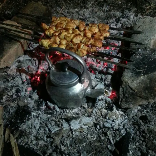 یه شام خوش مزه ویه چای اتیشی جای همه خالی☺😍