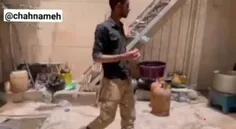 ‏یک سرباز مشهدی در مدت سقوط متروپل در آوار برداری و نجات 